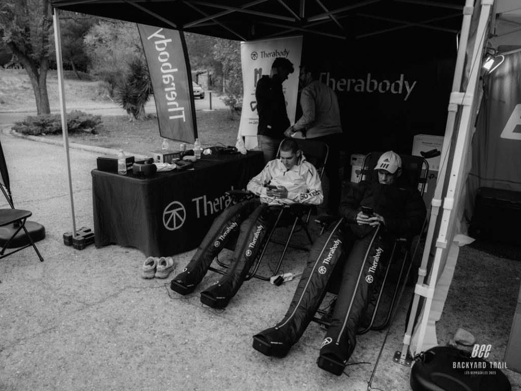 02_BEEBACKYARD-149-1